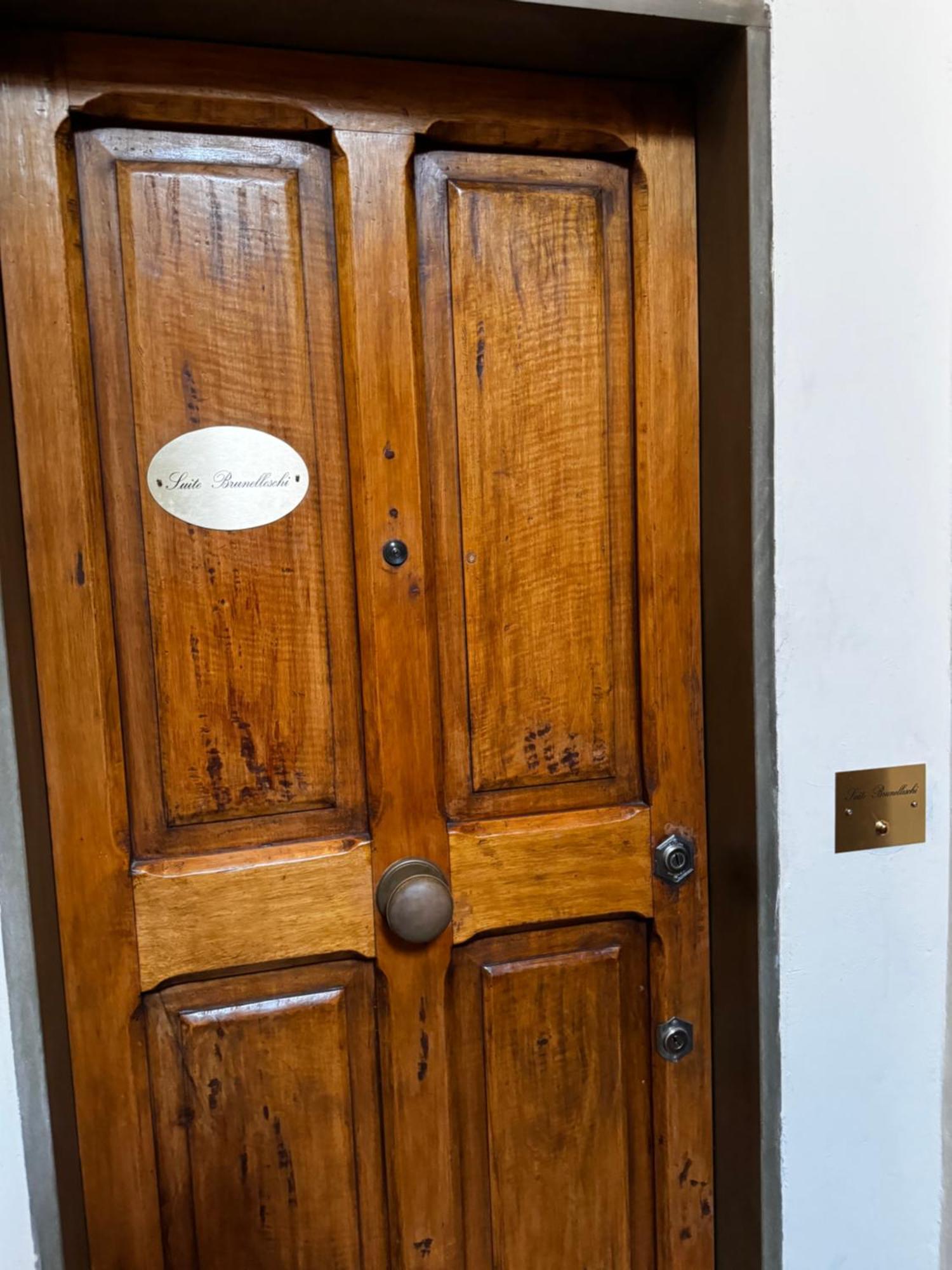 Suite Brunelleschi Florence - 14Th Century Suite Just 120 Steps From Cathedral - Intero Appartamento מראה חיצוני תמונה